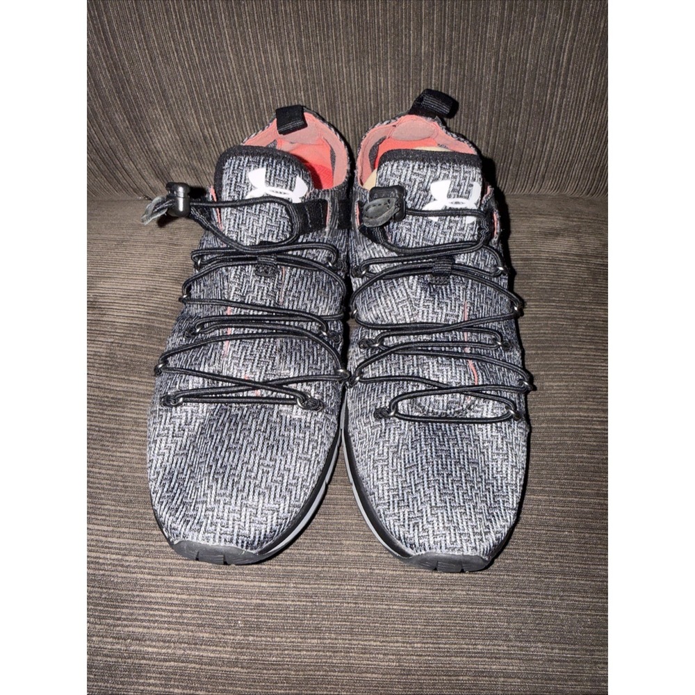EUC Under Armour Charged Allโ Around Women's Low Bungie Black Pink 8 Adjustable